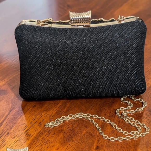 Dazzling Evening Rhinestone Embellished Evening Clutch With Gold Strap - Picture 2 of 5